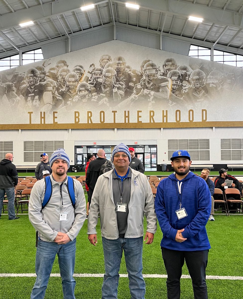 RHerreraHFC's tweet photo. Thank you Mrs. Jaksch and Mrs. Marioni for making it possible to attend the Harding University Football Clinic. Your unwavering support is greatly appreciated!!!
#SanEliNation
#TDEP https://t.co/0rdJ9hhIGY