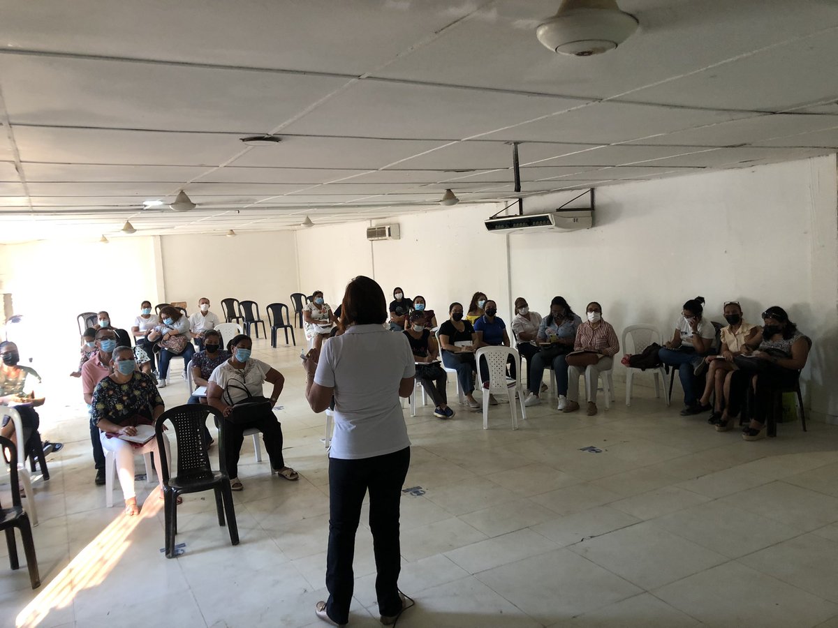 inedaefzb's tweet photo. Jornada pedagógica @inedaefzb sts de lenguaje y taller de acompañamiento. Ciclo de apertura. @PTA_Colombia @ocados @Irisbbaron https://t.co/Pay0euPebU