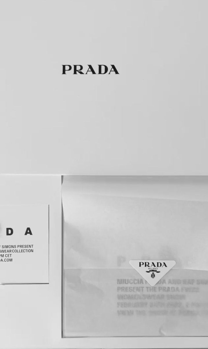 GemsMuseum's tweet photo. Live From Milan, I’m So Prada Me. https://t.co/KnfrcKX7yl