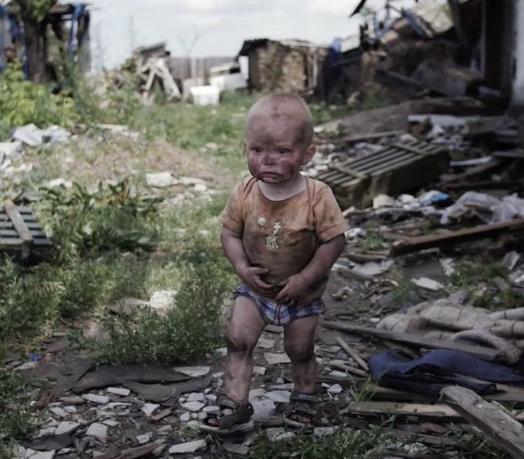 L1TTLEFR34K's tweet photo. questa foto mi spezza il cuore
2022.
 #RussiaUkraineConflict https://t.co/ZDYWSwQGeB