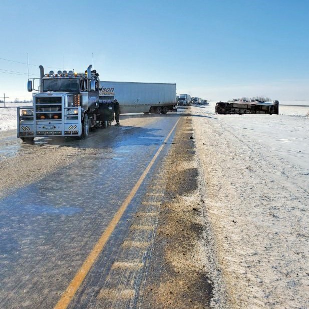 rcmpmb's tweet photo. Multi vehicle collision w/approx 20 semis &amp; 5 passenger vehicles has closed #MBHwy1, in both directions, between Virden &amp; Brandon. 3 transported to hospital w injuries. #MBHwy1 expected to be closed for an extended period of time. Detours in place. Please avoid the area. #rcmpmb https://t.co/l9sqcvwJ90