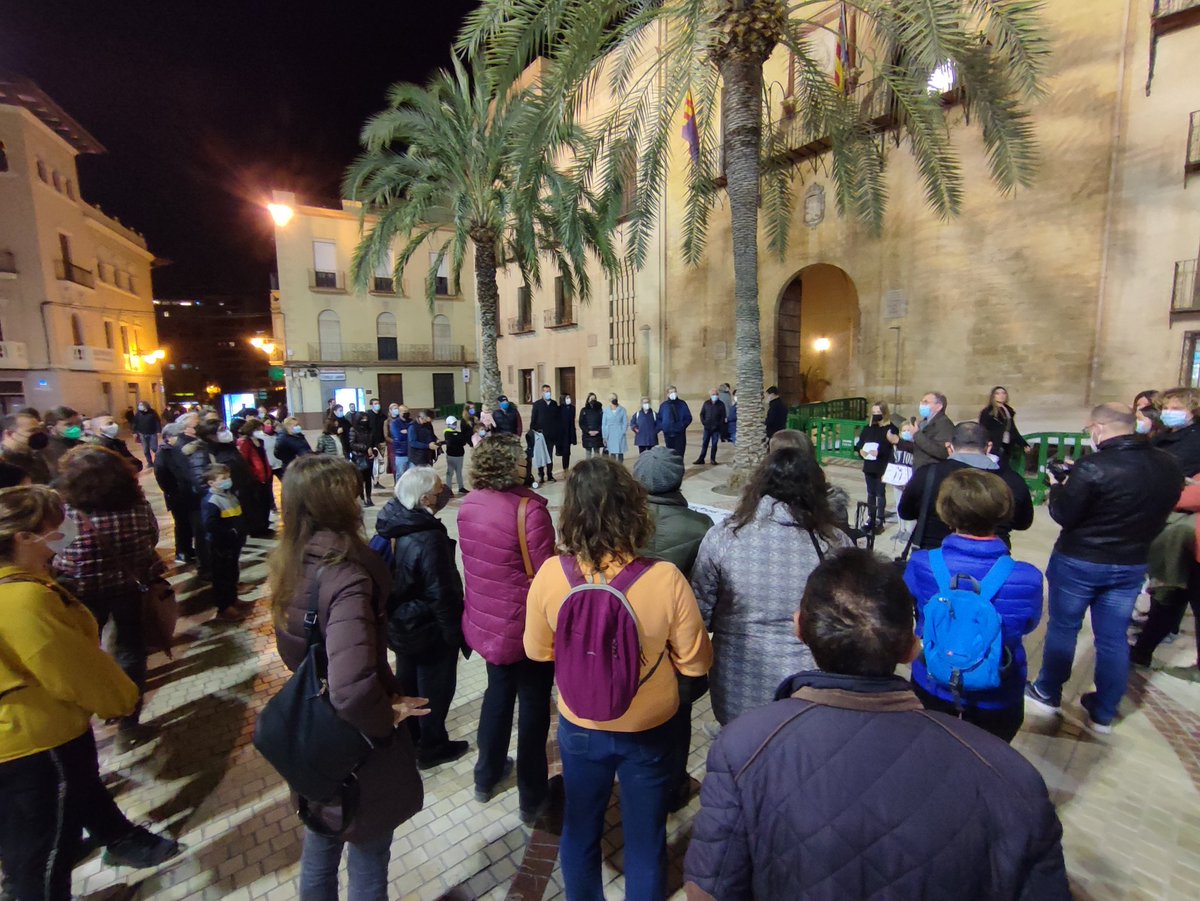 CompromisElx's tweet photo. Elx diu alt i clar #NoALaGuerra 

#Ucrania https://t.co/s1BAJ4sO6A
