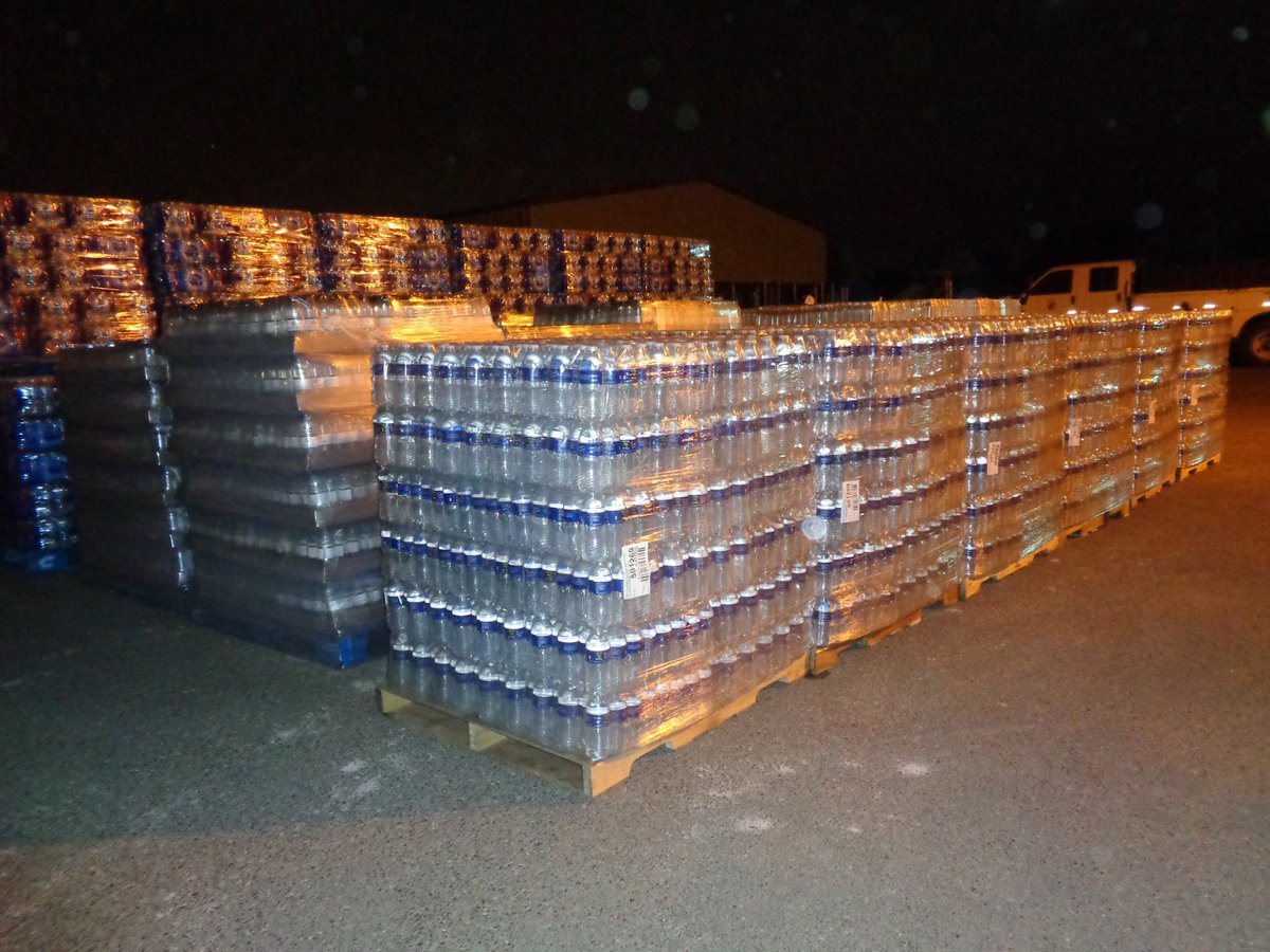 TCEQ's tweet image. TCEQ is continuing to support the City of Laredo by sending two more truckloads of bottled water to be distributed for those affected by the Boil Water Notice. For updates and more info, please refer to the City of Laredo’s social media and website.
