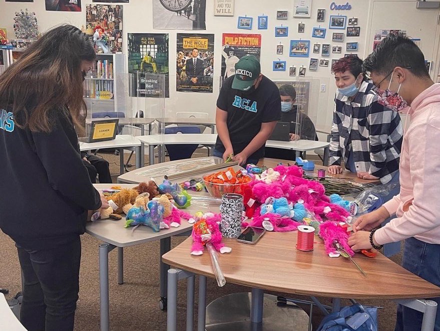 TFHECommunity's tweet photo. Last week students from Roberto Cruz Leadership Academy had a busy week full of fundraising for their club Somos Familia, the inclusion club. They did this by putting together bouquets of flowers to sell for Valentine’s Day. Dagio’s Flowers for making our fundraiser successful! https://t.co/InjIguwmjT