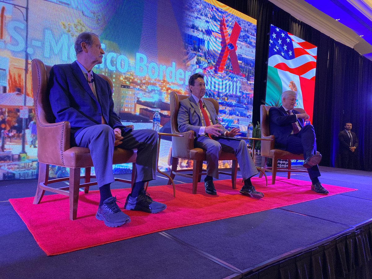 jdsalinas3's tweet photo. US Mexico Summit 2022. @VicenteFoxQue @stephenharper discussing many things including the invasion of Ukraine today. #borderplexalliance #elpaso #att https://t.co/bJwB26WkNH