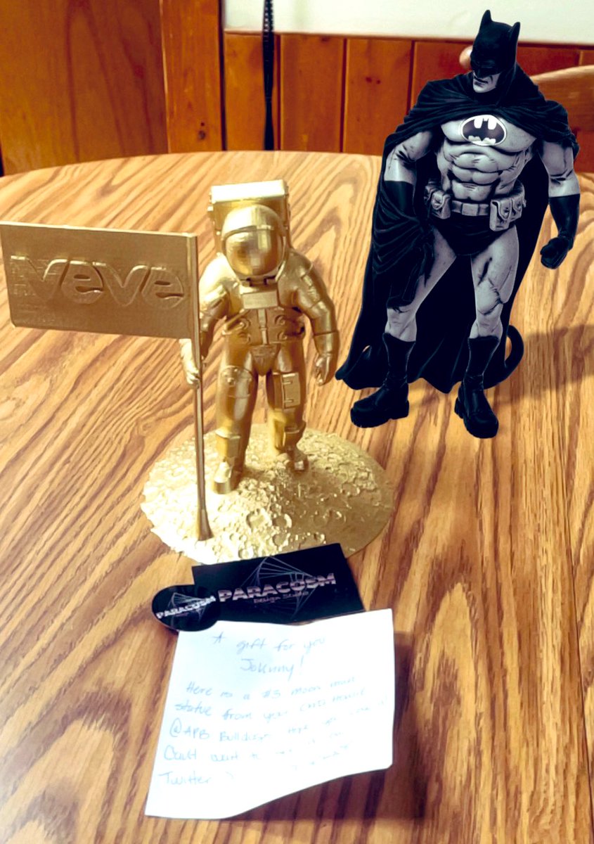 johnnydunn777's tweet image. “Moonboy, watch them charts start soarinn” @NFTWonderfull 🎶🍍
LETS GOOOO Thank you so much fam!!! I LOVE IT!!! @drea_valeria @ParacosmDesignS @apb_bulldogs 🔥🔥🔥🔥🚀