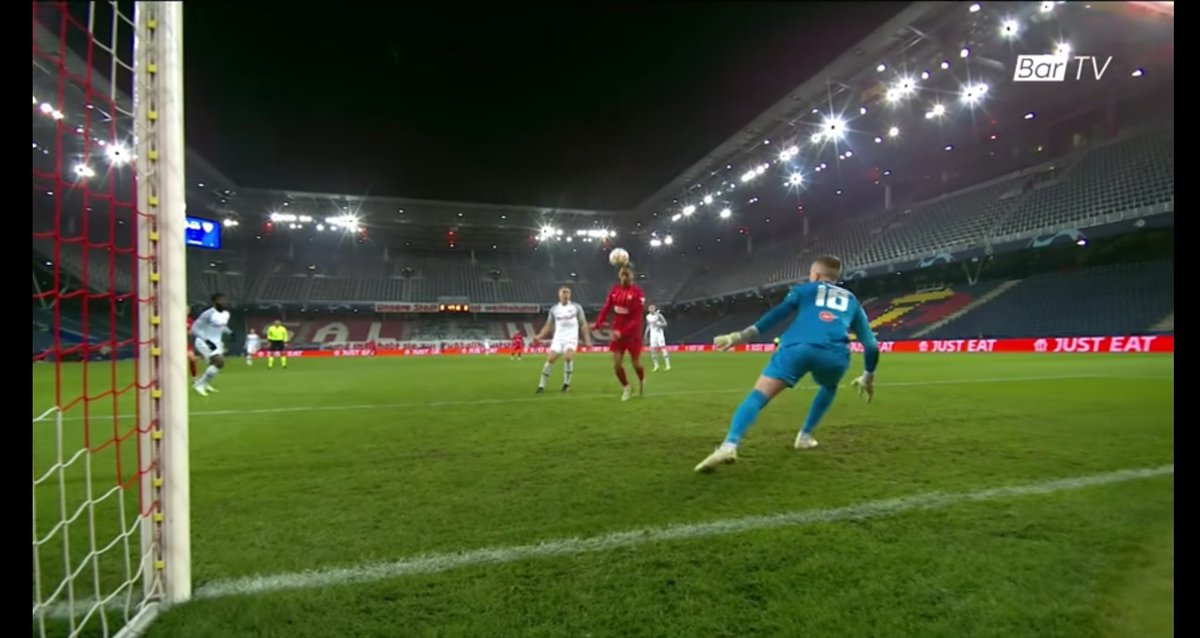 Si hubiera metido esta Munir que cambiada estaría la cosa en el Sevilla...