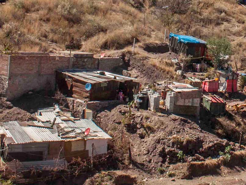 No es Ucrania, no es Palestina, ni tampoco es Siria, no acaba de ser bombardeado por U.S.A, o Rusia.

Es Guanajuato, gobernado las ultimas decadas por el PAN, el partido que  le hace mas daño  a México que cualquier guerra en la que pida intervenir.