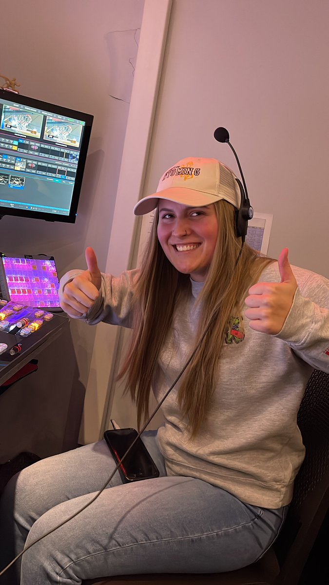 dennis_trapani's tweet photo. My most experienced student @madison_nagy making her directing debut for @UNLVLadyRebels vs @wyo_wbb tonight on the MW Network! 🤠🎥 https://t.co/wFrSTVQngw