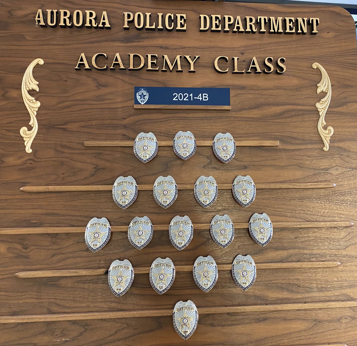 APDChiefWilson's tweet image. To those 17 women &amp;amp; men in class 2021-4B that graduated from our police academy today, congratulations &amp;amp; welcome to the @AuroraPD! We are thankful you chose to work for our great city &amp;amp; agency.

Good luck &amp;amp; please be safe while entering your next phase of training, FTO.