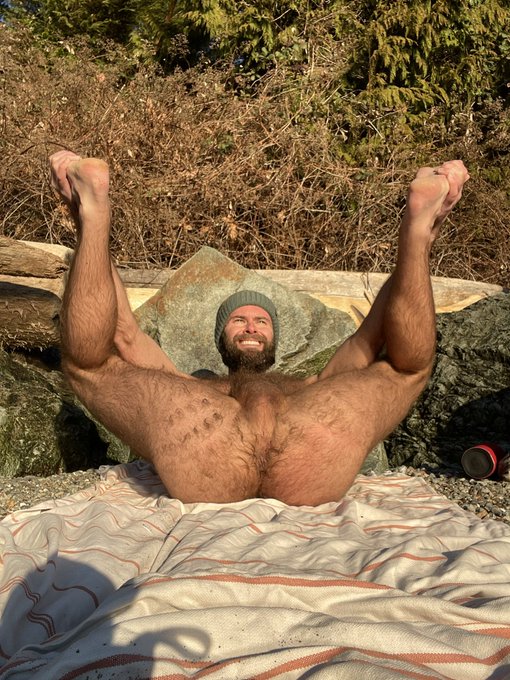 #buttholesunning #hairy #butt #pubes #hair #bodyhair #hairydude #hairyguy https://t.co/x9W2t6axxV https://t