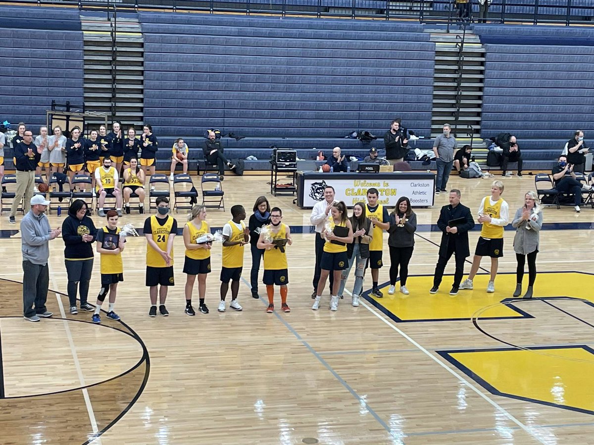 We ❤️ our seniors! 
#4 Michael Stroster
#1 Ej Jacobson
#2 Allie Kujala
#15 Dru Brody
#12 Leah Pawlowski
