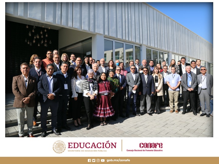 CONAFE_mx's tweet photo. La subsecretaria de #Educación Obligatoria de @SEPGobPue, M.ª del Coral Morales, y la presidenta de la Comisión de Educación del Congreso local @xelariannah presidieron junto con nuestro director general la Primera Reunión Nacional 2022 de Coordinadores Territoriales del Consejo. https://t.co/I1rVKwofoo