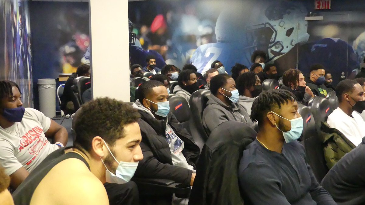 HUBISONFOOTBALL's tweet photo. Thank you @HowardCCPS for speaking with our student athletes! #RealTalkThursday #STMDT https://t.co/i3Wfa4X6Dc