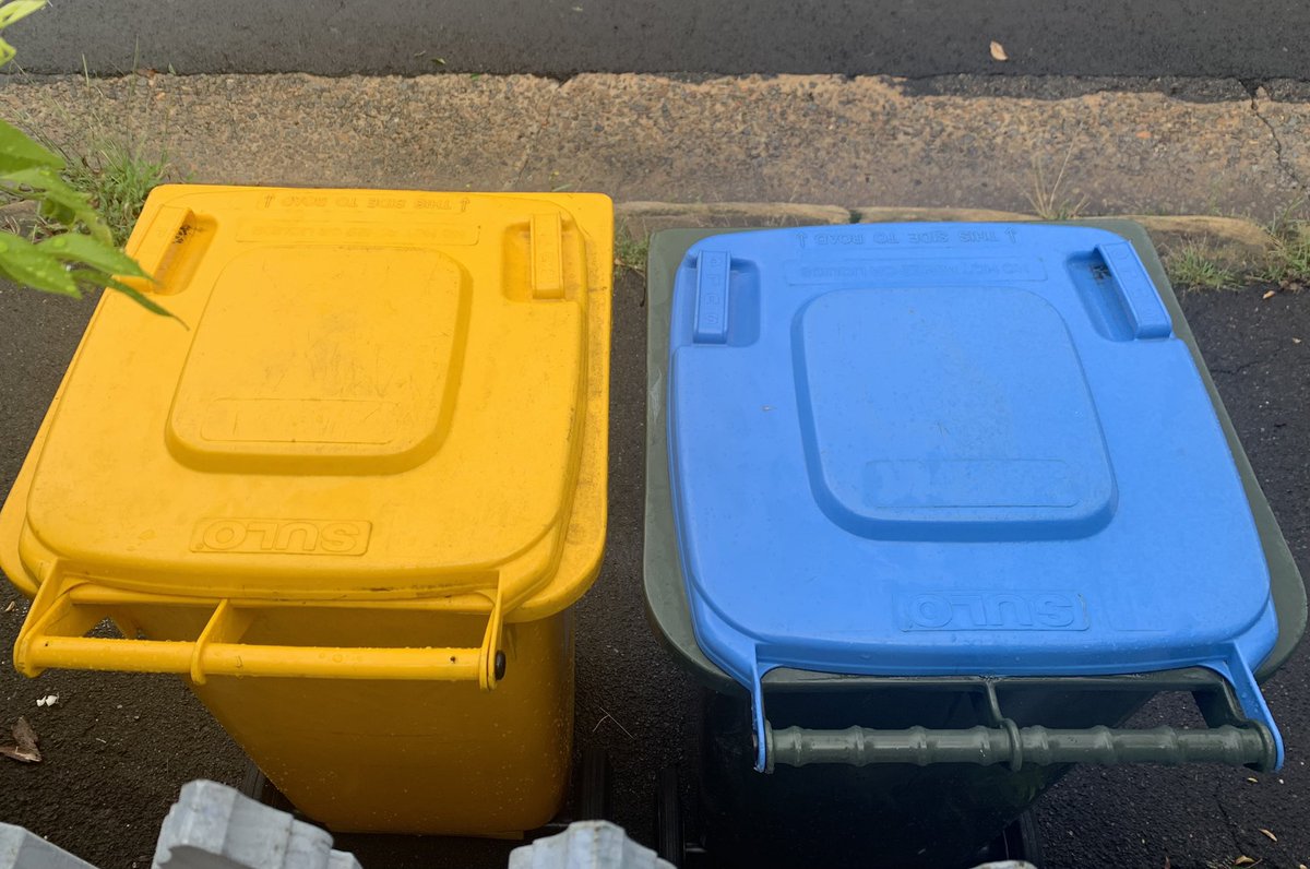 NickShort's tweet image. Simple and small idea to show support for the people of Ukraine. Many of us have yellow and blue bins, the colours 🇺🇦 

If you do put them outside on the pavement/street to show your solidarity.
#Ukraine #UkraineRussiaConflict #UkraineRussiaCrisis #UkraineWar #UkraineWillResist