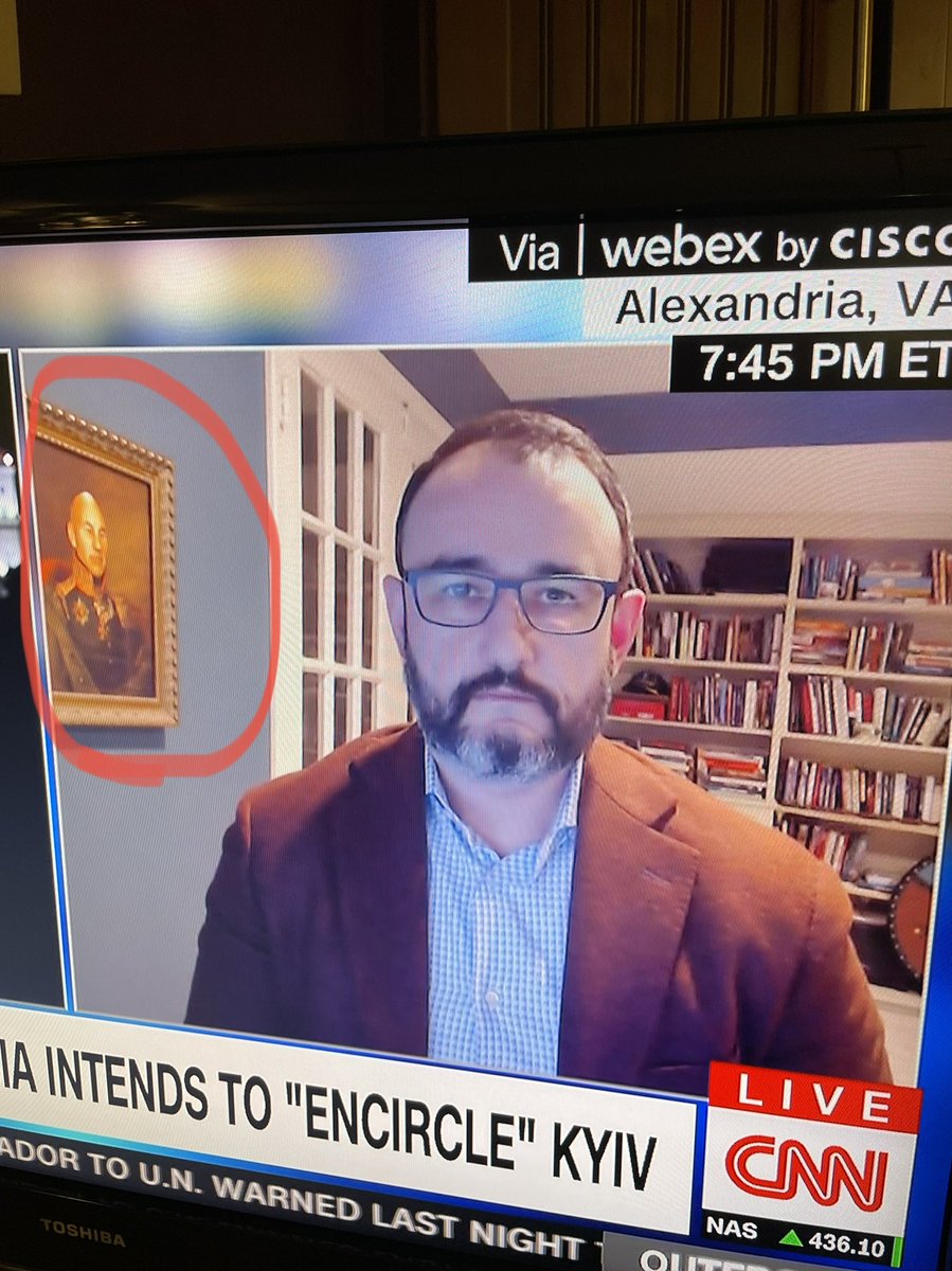 RCdeRosset's tweet photo. Is this a Patrick Stewart portrait in the background and can anyone explain the joke? #patrickstewart #cnn #michaelkofman #woodrowwilsoninternationalcenter https://t.co/DOc3nn94hJ