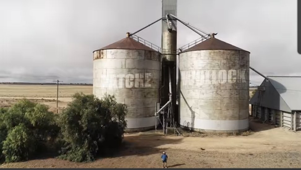 tesswalch's tweet image. fb.watch/bnV4-nz0rB/ Everything is big in the Mallee. New unofficial advert.. featuring #patchewollock #patchewollockhotel #vicmallee