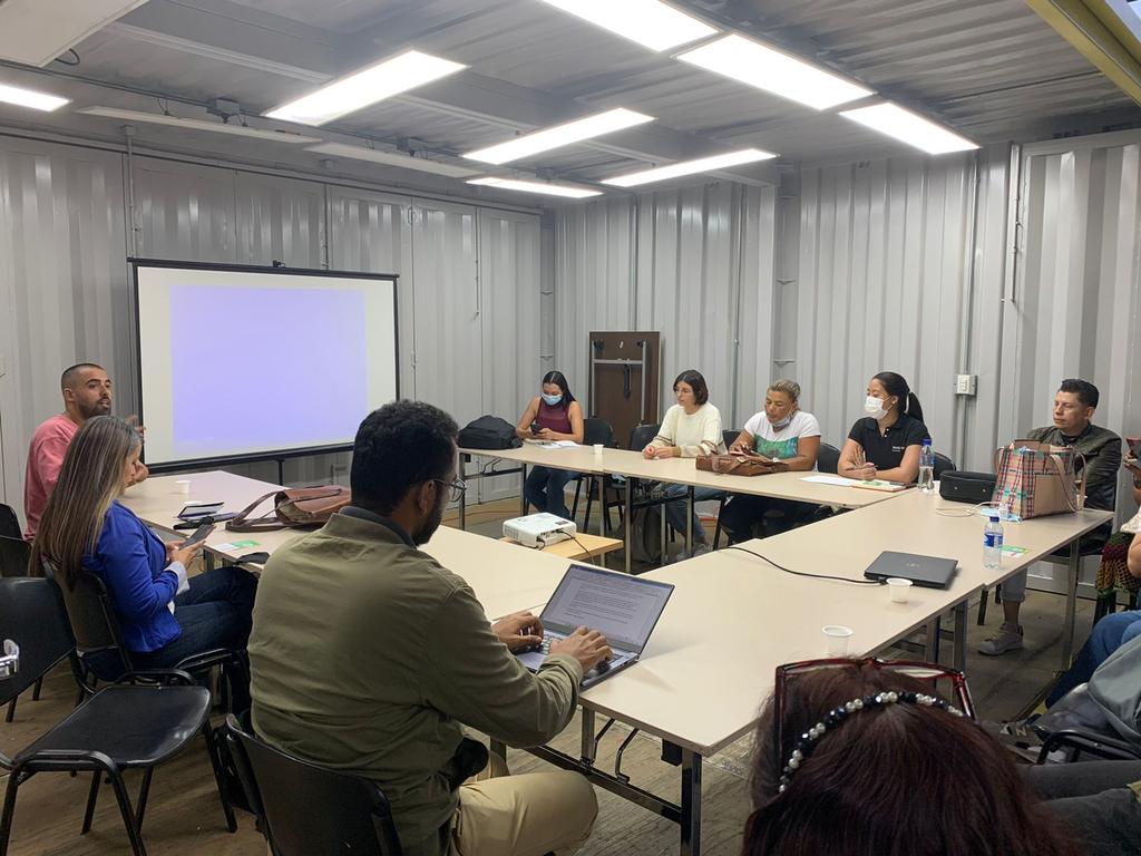 NoCopioMed's tweet photo. Ayer presentamos el #MapaDeVida a la Mesa X La Vida.  

Este espacio reúne varias organizaciones sociales, defensoras de DDHH y colectivos artísticos. 

Juntos buscamos promover el Mapa de vida como una herramienta de ciudad y un ejercicio de memoria colectiva en homicidios. https://t.co/IDq7DCmtop