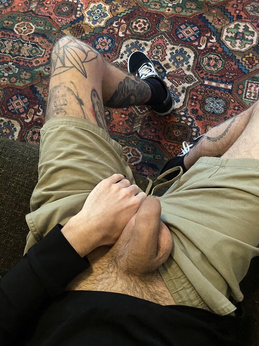 skaterxryan's tweet photo. As promised. As big as my hand. If you wanna see what he looks like when excited, give it a retweet 🤠

And come hang out https://t.co/Jf0AWCq2XJ https://t.co/RXxRbf0XhQ