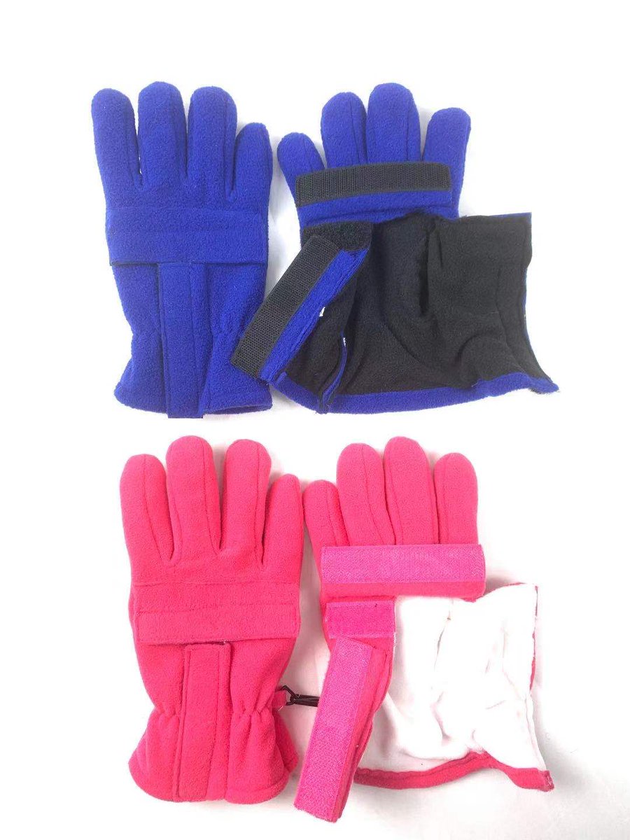 Stephan46495657's tweet photo. It's still cold outside. Keep hands warm with adaptive gloves and mittens for adults and children https://t.co/gAHCSD6QTo