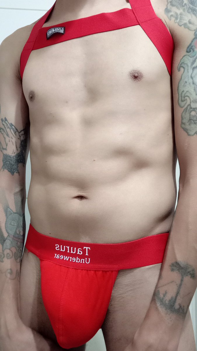 holler_diego's tweet photo. El jueves se puso comunista! 🤣 @TaurusUnderwear #todogay #apelo #bare https://t.co/hcU0rl1c53