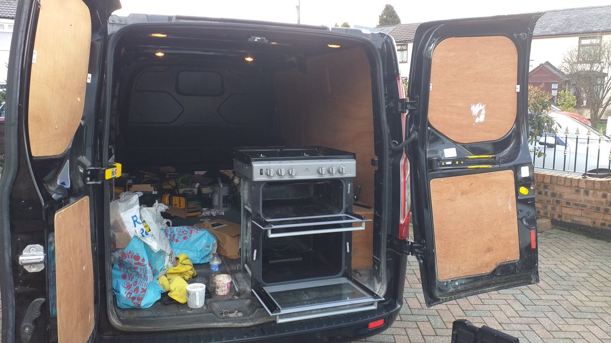 LeeEmmott1's tweet photo. Well that was an interesting start to the day, a Newworld double oven from a static caravan cleaned in the back of the customers transit van with hail stones. Came up well in the end.
#ovencleaning #royton #shaw #chadderton #heywood #middleton #oldham #rochdale #ashtonunderlyne https://t.co/u1im88mZXX