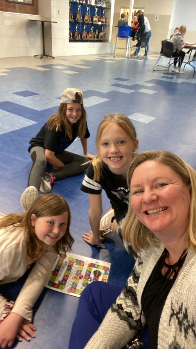 Mueller2004's tweet photo. #emwolves #packpartners playing “My Favorite” game ❤️🐾 https://t.co/iswIU00vwx