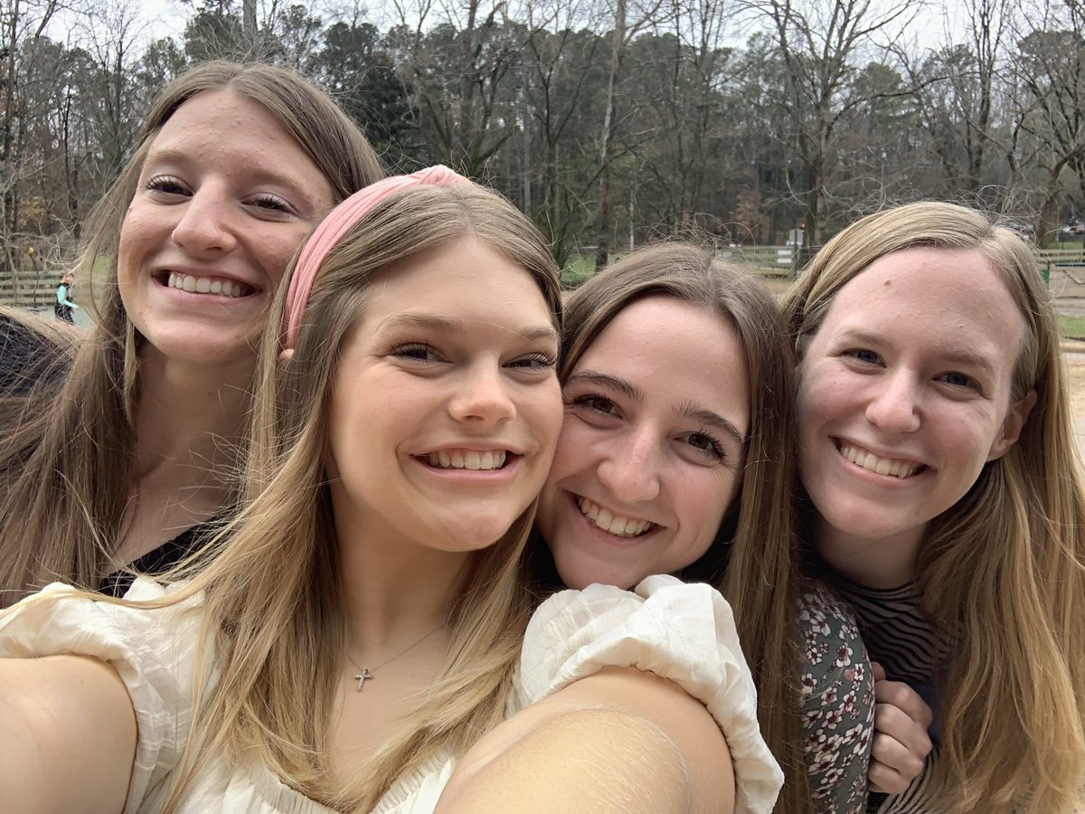 Grace Robinson tweet media