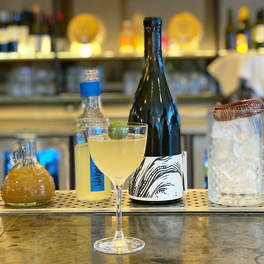 VaultAperitivo's tweet photo. Champagne + Oyster Vermouth | Yuzu Sake | Oloroso | Wakame + Lime Cordial 🦪

A new cocktail celebrating salinity, acidity &amp; umami @bermondseylarder

Creator: @danielelaera 👏

#vermouth #cocktails #bartenders #Bermondsey #vermouthtime #vermouthlovers … https://t.co/3MLNN2A4DJ https://t.co/hBLOqp34P4