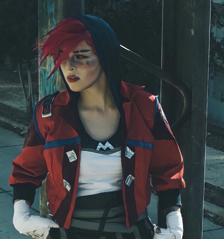 nyberiaaa's tweet photo. Vi - #Arcane 
.
.
#LeagueOfLegends #Arcane #vi #HaileeSteinfeld𓃵 #LeagueOfLegendsFanArt #cosplay #COSPLAYMODE #cosplayersgirl https://t.co/qi6KtQTEca