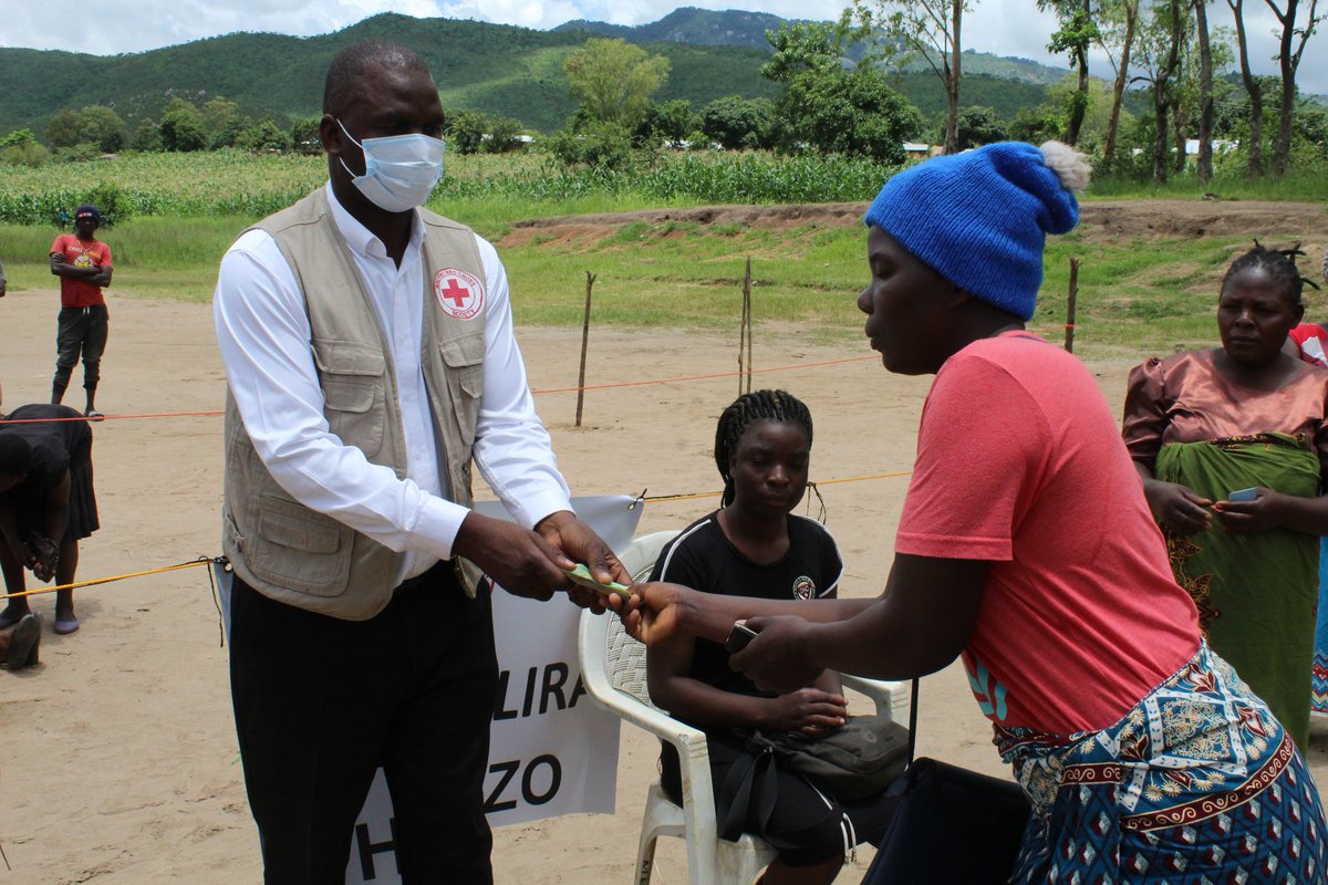 MalawiRedCross's tweet photo. 771 families from Balaka and Ntcheu that were affected by Tropical Storm Ana on Thursday received 51 Million Kwacha Cash Assistance from @eu_echo and Danish Red Cross through @MalawiRedCross . MRCS President Innocent Majiya has thanked the partners for timely support. https://t.co/o1xEVFaDL9