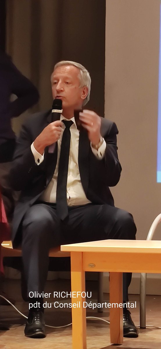 CODUL3's tweet photo. "Les gvts successifs de se sont désintéressés de l'enseignement public car le privé coûte moins cher." https://t.co/GgYtkFPWho