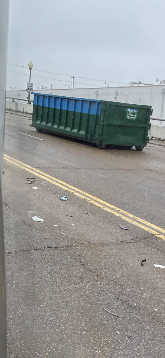 scootette's tweet photo. Free dumpster in the middle of Airways. #Memphis https://t.co/JZHvoVLEwD