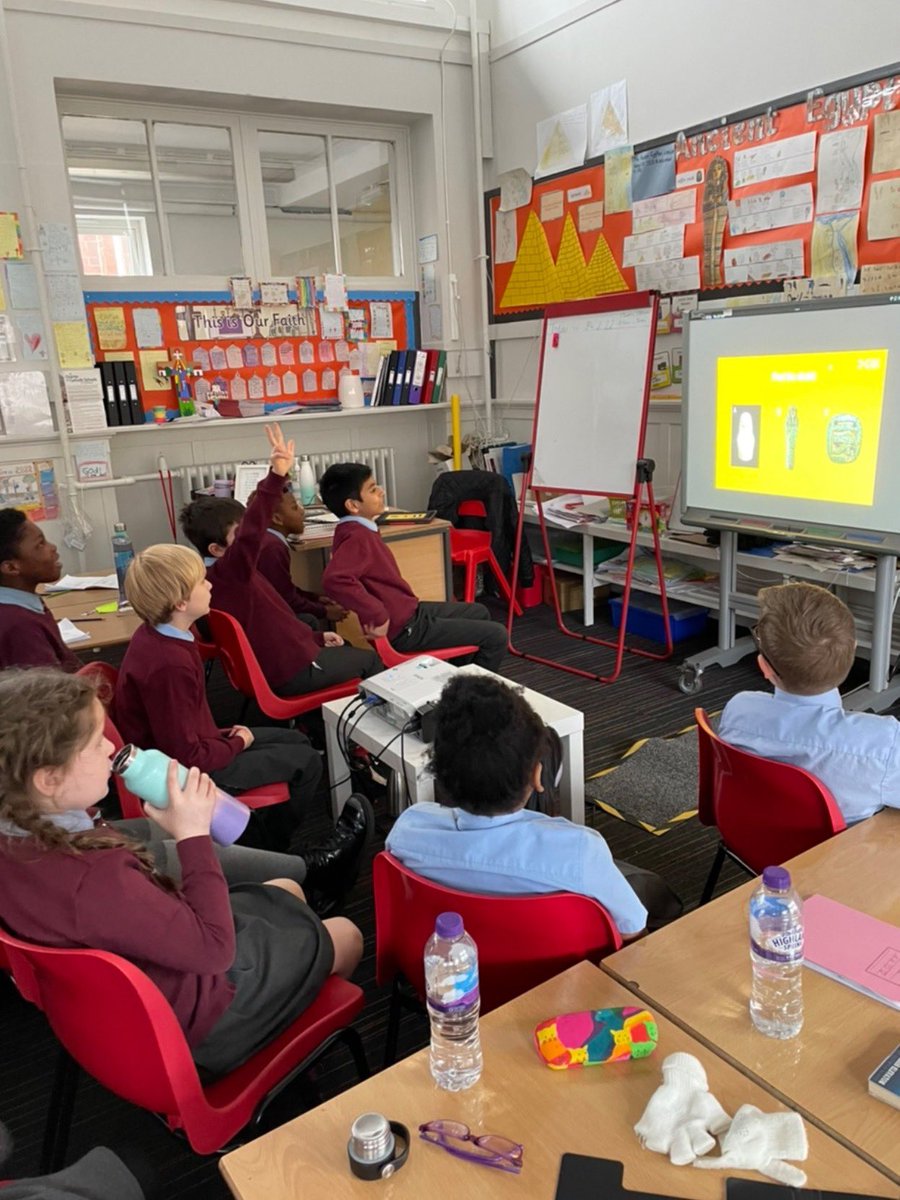 StCharlesGla's tweet photo. P4 had a very special virtual assembly with @NtlMuseumsScot this afternoon. They got to learn about #AncientEgypt and saw lots of Ancient Egyptian #Artefacts. #LearningFromTheExperts #BringingHistoryAlive #PeopleInThePast https://t.co/dpL6hTsuxP