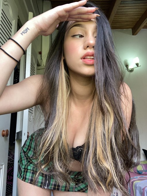 Unahormigasad’s pics and videos