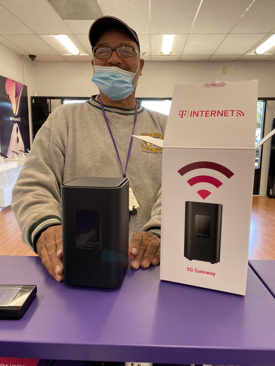 irmaaceves3's tweet photo. MBTM HINT….Sold!!! Nice work VIP Wireless Hollister! @cishanie @OrlandoSMRA 🙌🏼🥳 https://t.co/fRJdgtXQil