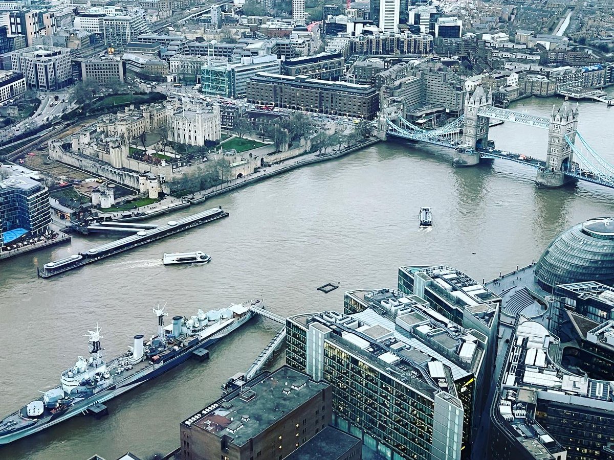 ShazandDave2018's tweet photo. ✅ Spectacular views from @TheShardLondon and had a long overdue dinner.. Time is so precious and time spent with loved ones is the best 🥰 with @dave_cook78 @Shazna_Muzammil https://t.co/lxsTqldgs7