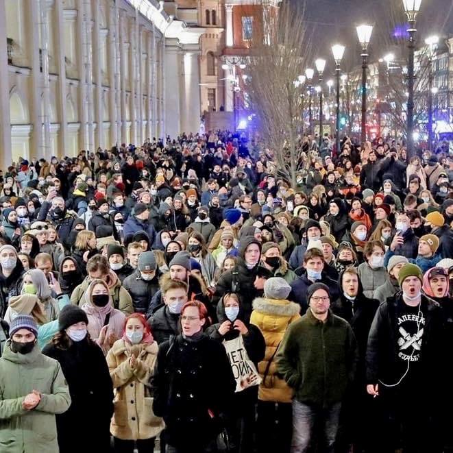 Saint Petersburg: No to Putin war against Ukraine. 
✊✊✊