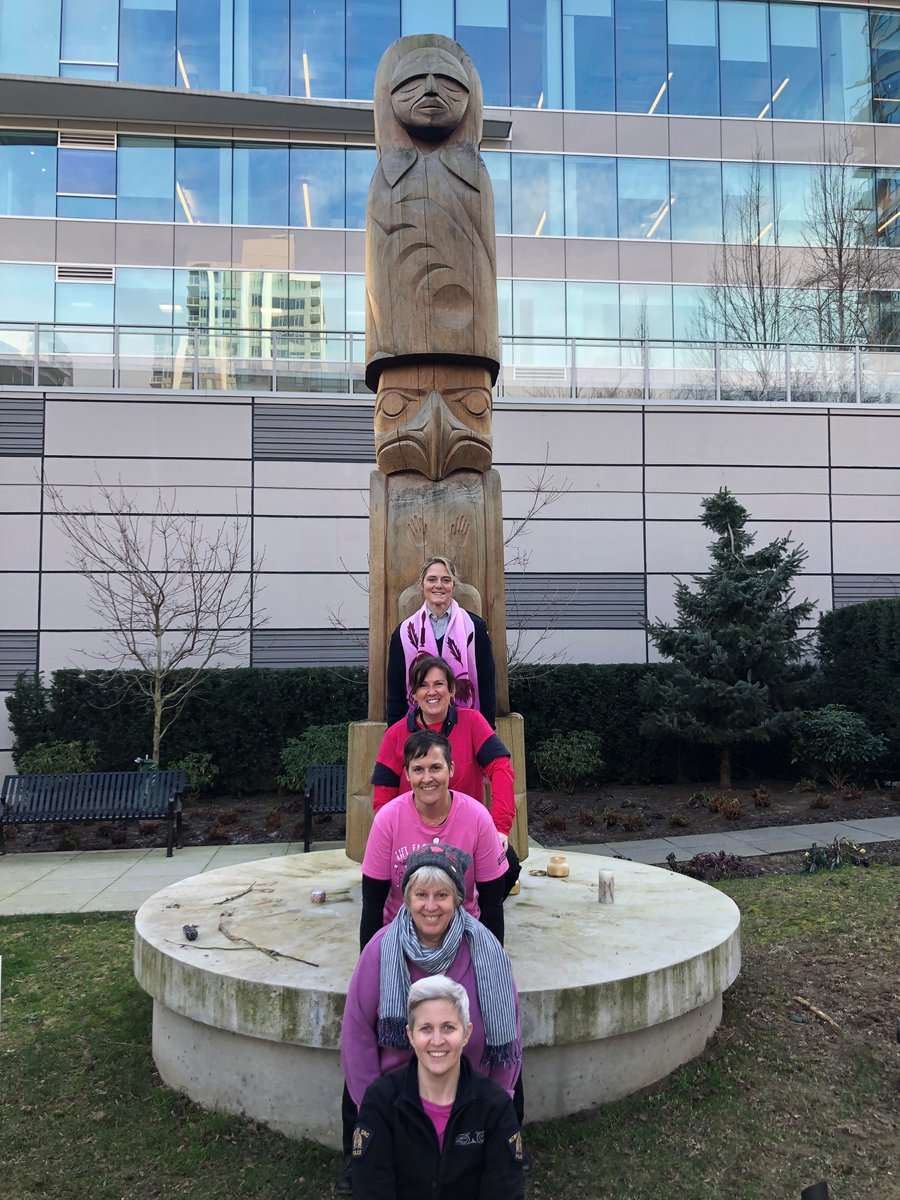 nvanrcmp's tweet photo. We had to share this photo from yesterday's #PinkShirtDay2022 events. Taken in front of the Strength and Remembrance Pole in front of the Detachment. We love this photo! @ifnu_bc @SquamishNation @tsleilwaututh @NSVawir https://t.co/r9yONdtxUV