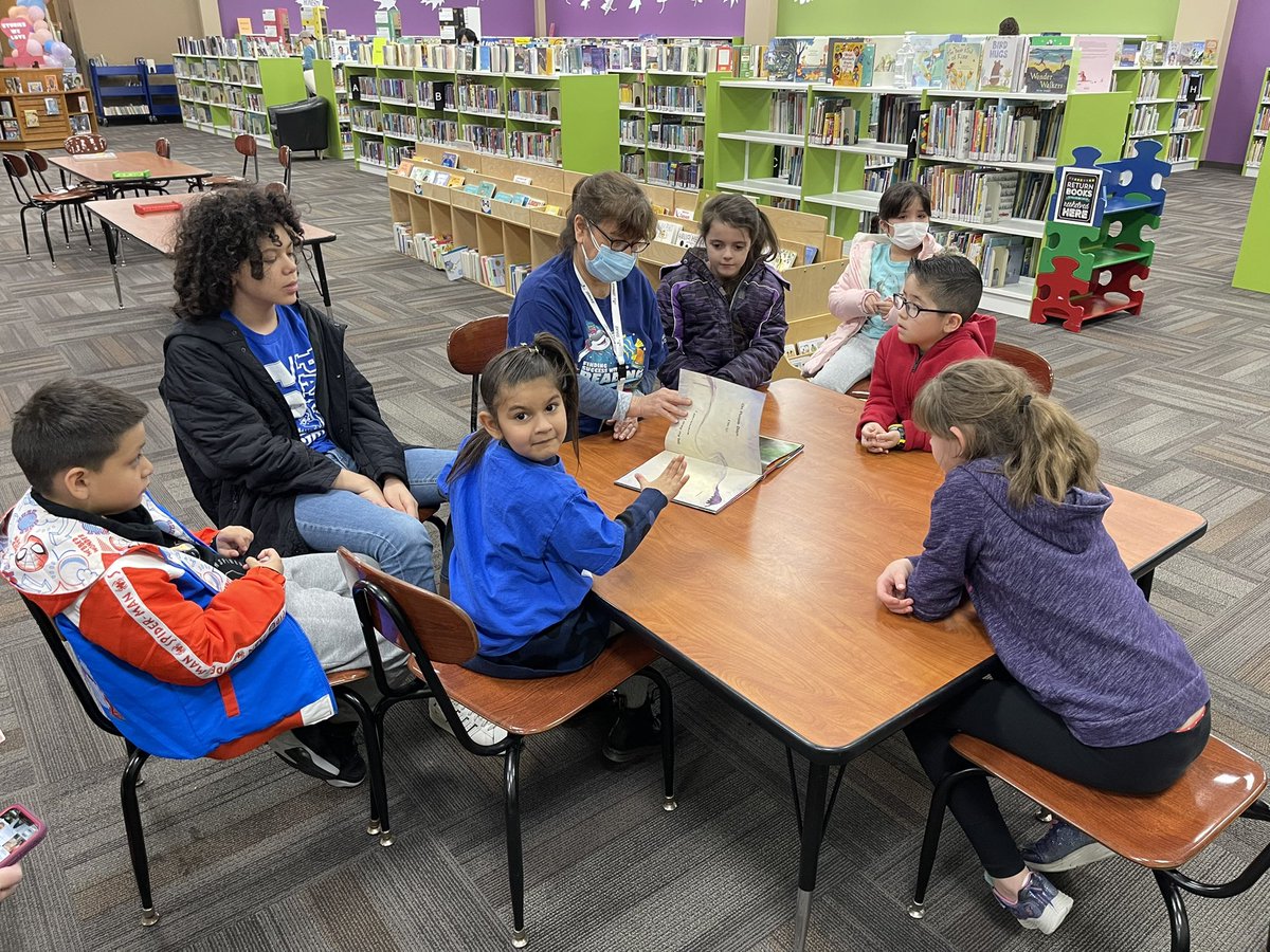 ChristieWithAnE's tweet photo. Today’s community based instruction trip is brought to you by Helen Hall Library, and League Park. Love going into the community and watching Team Morgan shine! #TeamMorgan #HelenHallLibrary #LeaguePark @VisitLeagueCity @ParrPatriots https://t.co/SlLVcPFdAC