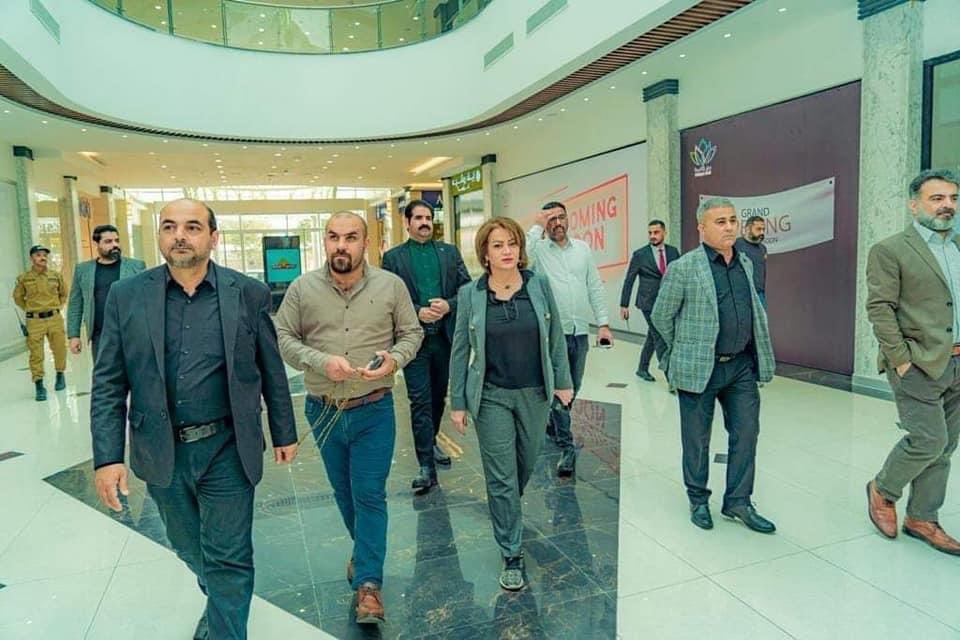 جميل عندما نرى النائب ممثل عن  الشعب بكل اطيافه  لا عن محافظاتهم فقط ، 
علاء الركابي و<a href="/srwa_qadir/">Srwa Abdulwahid. سروه عبدالواحد</a> سروة عبد الواحد في الفلوجة . 
اتمنى ان يعملو النواب جميعا للعراق لا لطوائفهم ومدنهم واحزابهم ومصالحهم الشخصية .
