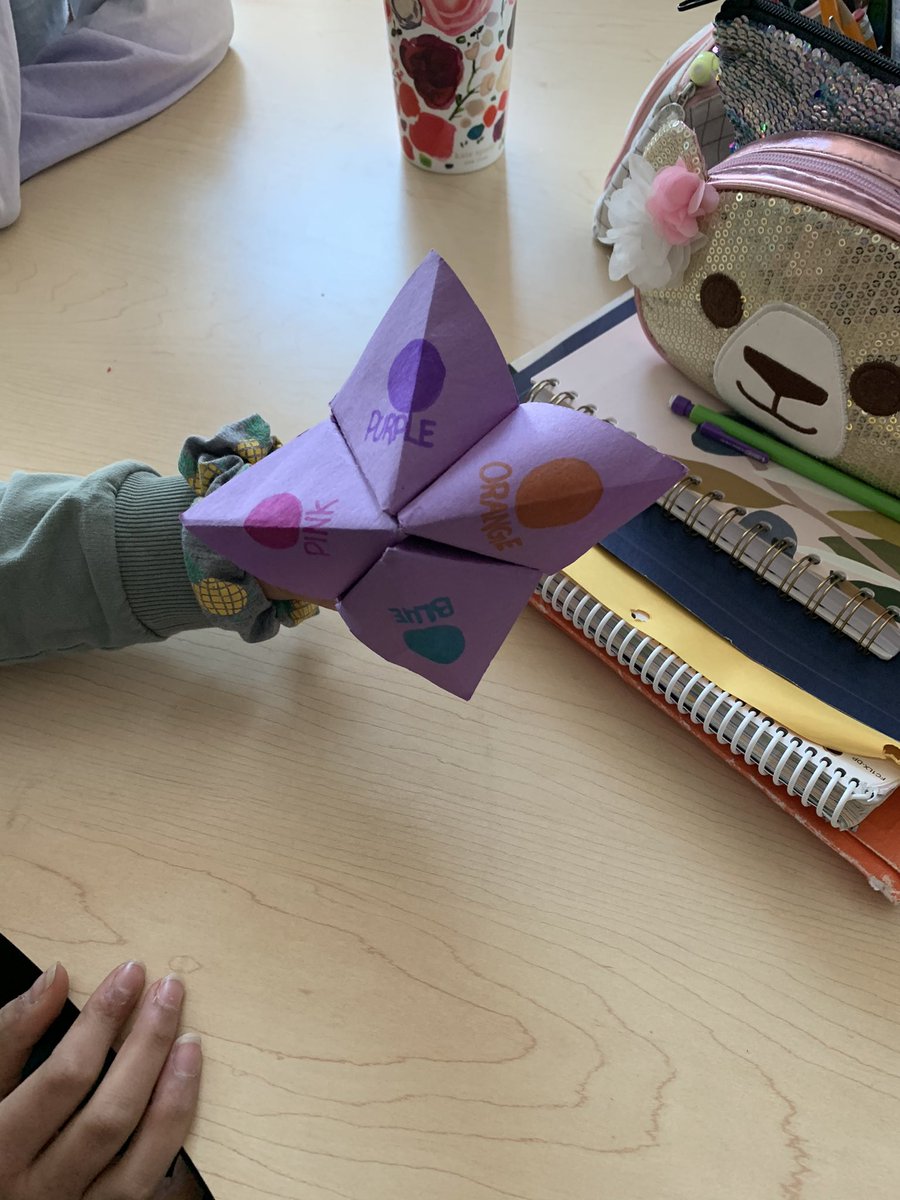 Mrs_Sadurski's tweet photo. We Rise by Lifting Others Up @St_EVAN_Caledon . We made friendship bracelets &amp; kindness Fortune Tellers. We challenged others to do acts of kindness. I had to sing 🎤 a song #thinkpink #buddynotbully https://t.co/Q9QUgEYBd3