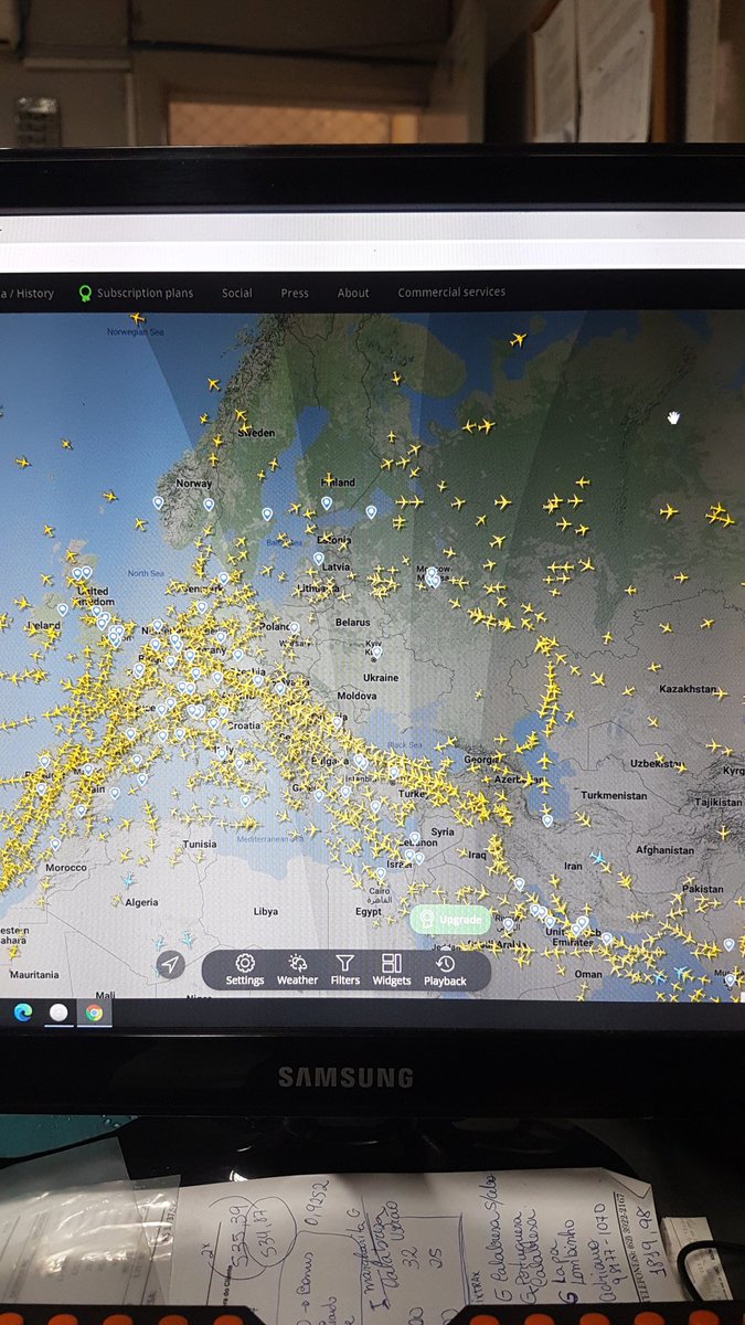 HygorDavid's tweet image. Quanto vale sua liberdade? Para mim, não tem preço. Liberdade é tudo.
Na foto tirada do site FlightRadar mostra o espaço aéreo ucraniano completamente vazio. Que Deus abençoe os povos que nada tem haver com as decisões de seus governos.