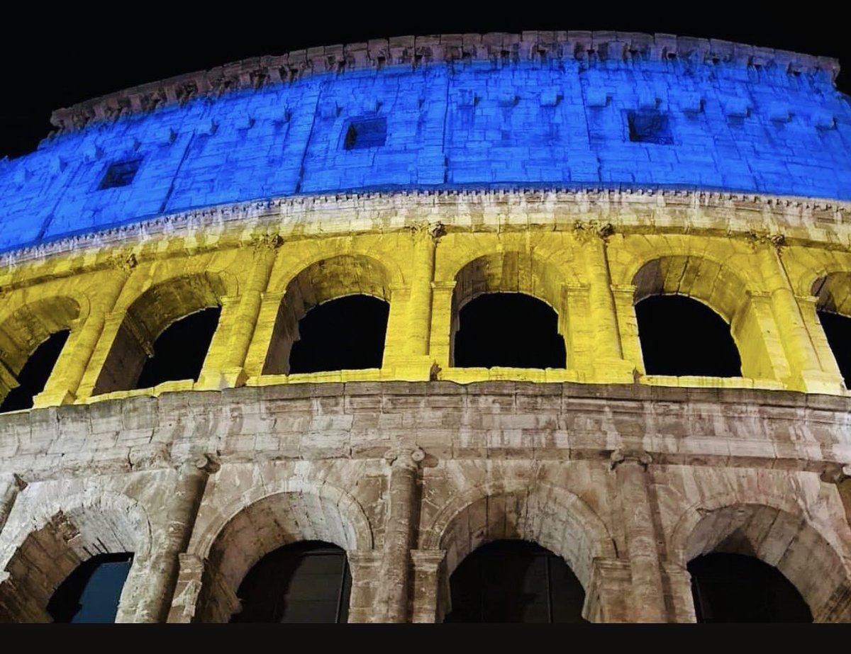 museitaliani's tweet image. Tutti i #museitaliani si uniscono stasera al #Colosseo illuminato di giallo e blu per la pace in #Ucraina 🇺🇦 #museumsagainstwar