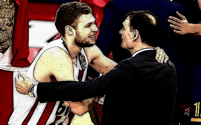 red_bound_'s tweet photo. Πριν τον ερχομό του Μπαρτζώκα στον #OlympiacosBC ,o Σάσα για πολλούς ήταν χαμένη υπόθεση. Αγνοώντας τα σχόλια, το καλοκαίρι του 2020 ο κόουτς πήρε το ρίσκο να τον στηρίξει. 
1.5 χρόνο μετά η ομάδα έχει έναν παίκτη επιπέδου MVP κι έναν προπονητή που μπο��εί να νιώθει δικαιωμένος. https://t.co/Esv8jXCtge