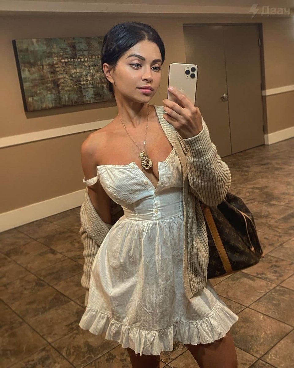 Помните стримершу Александру Гаевскую aka Mira HS, дочь едросса, бывшего губера Ставрополья? Спалила свой счёт в ВТБ с 787К долларов

США ввели против ВТБ санкции и теперь клиентам, которые находятся за рубежом, забанят карты. Mira HS живёт в США

Эффективные санкции против войны