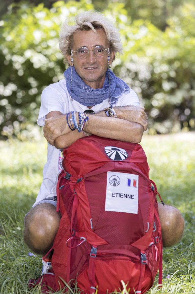 qsocca's tweet photo. Une pensée à tous ceux qui envoient leur candidature avec la motivation de participer à l’émission et qui se sont fait recaler pour envoyer ce mec #PekinExpress https://t.co/XXEacq7hDe