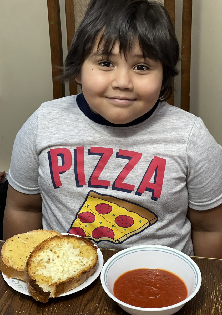 ArunSpeaks's tweet photo. @TDSB_Corvette @tdsb Colin with his garlic bread, one with cheese and one without #VirtualRisingChefs. Thanks again and again, @KPCabrera @SandraPuglielli https://t.co/EcJFexKS8a