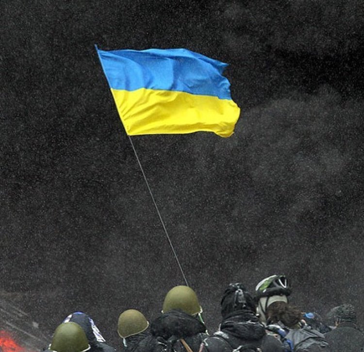NftFeathers's tweet photo. Don’t be ignorant! There is a war going on in #Ukraine right now that was started by #Russia ! Speak up, protest, donate, help. Together we can do more! 🇺🇦 #SaveUkraine #StopRussianAggression #StandWithUkraine #SlavaUkraini https://t.co/VuptbvTjzr
