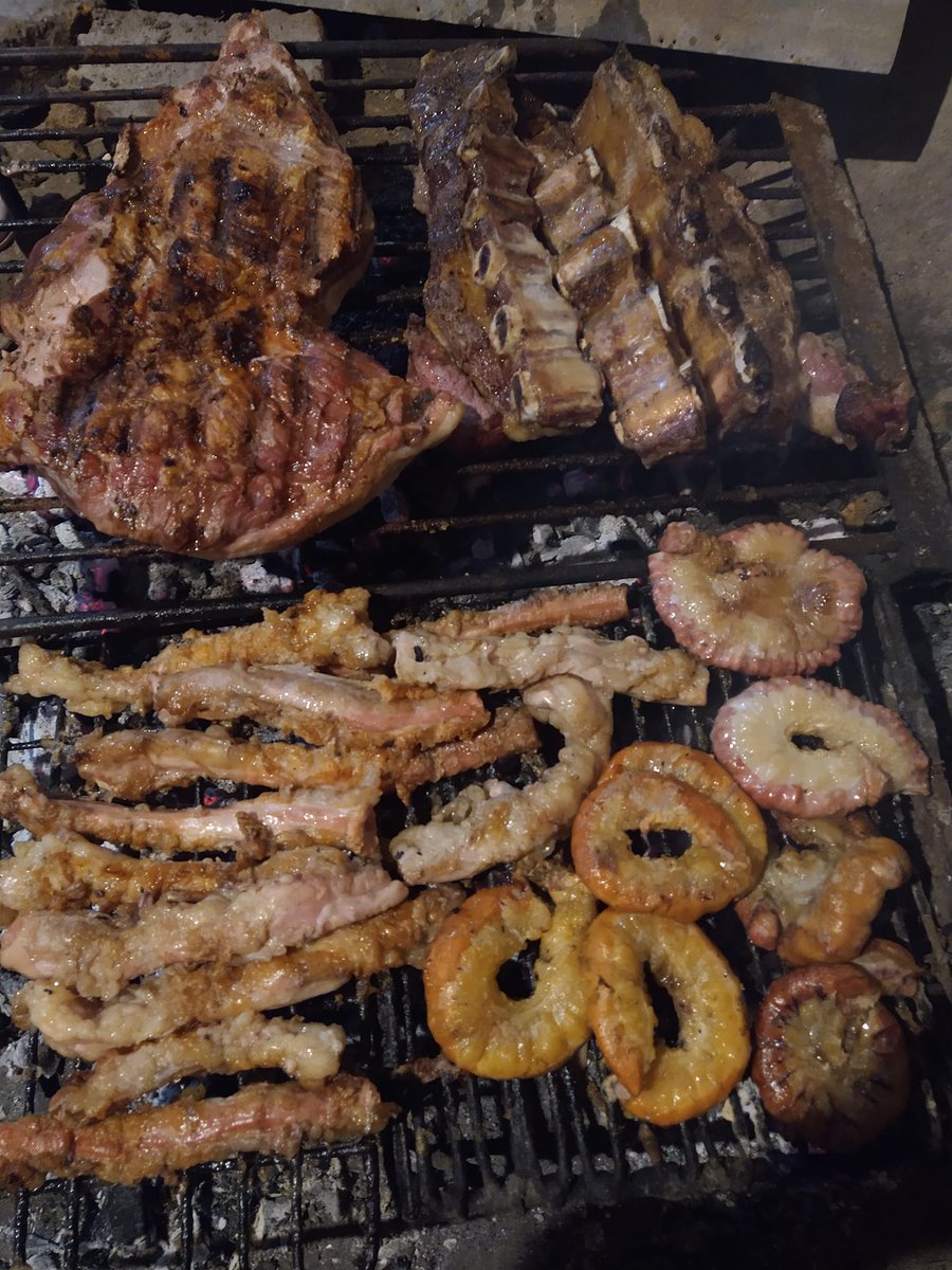 _onerolita's tweet photo. subite morocha vamos a comer un asadito con mucho chinchu.. https://t.co/FfR2QMD7mH